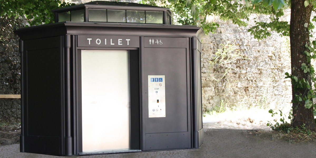 Toaleta automata exterior Castelnuovo 1