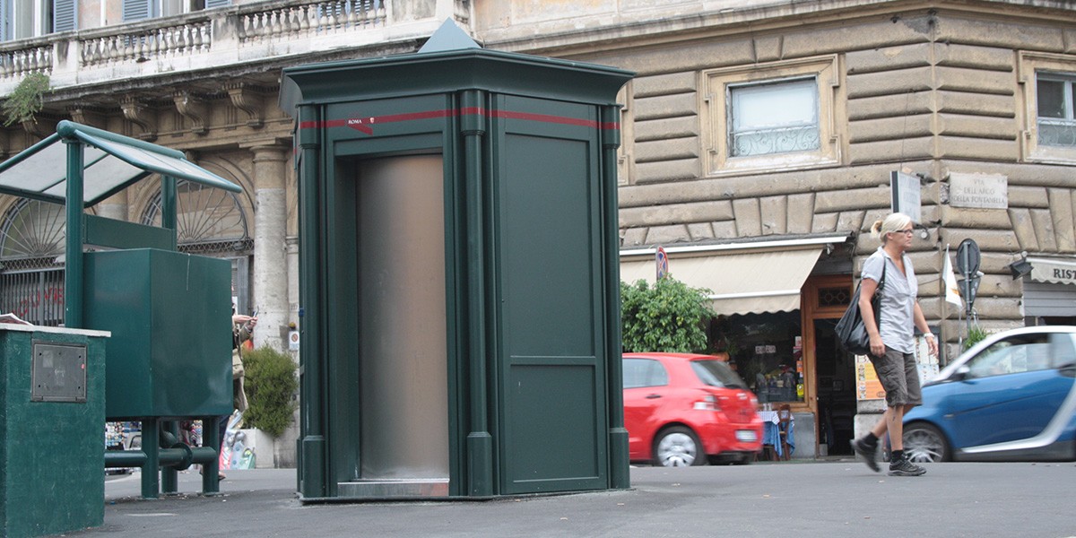 Toaleta automata exterior Roma 13
